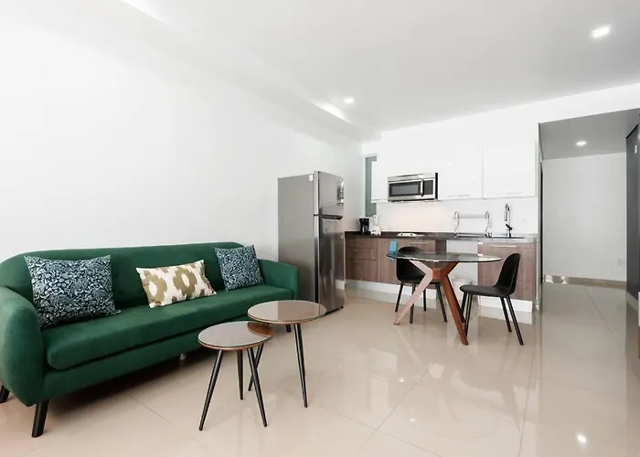 600 Sq Ft In Trendy Area, 150 Bps Fiber Optic México DF